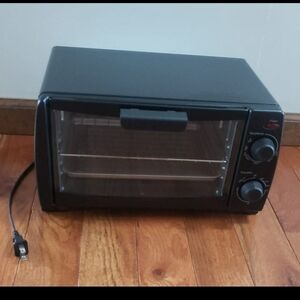 Black Toaster Oven